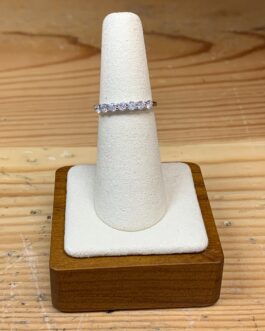 14 karat 7 diamond ring (HB)