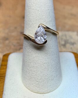 14 karat yellow 1/2 bezel Pear shape Diamond ring (MSM)